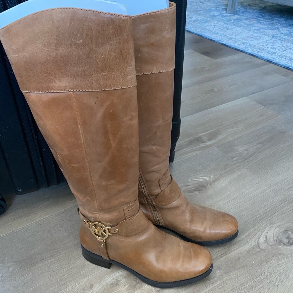 Michael Kors leather boots in 7/10 condition